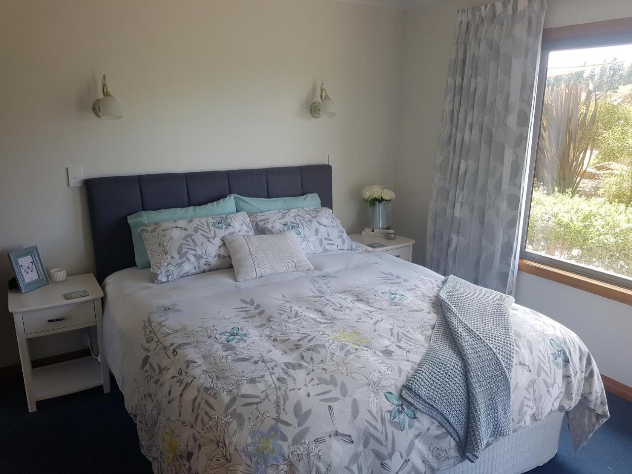 Above The River Karapiro Bed & Breakfast Exterior foto