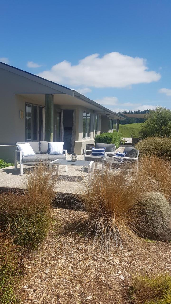 Above The River Karapiro Bed & Breakfast Exterior foto