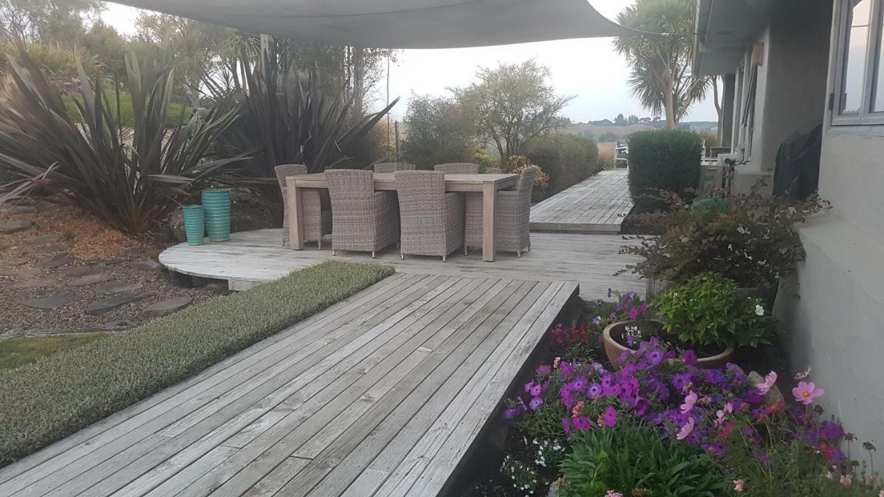 Above The River Karapiro Bed & Breakfast Exterior foto