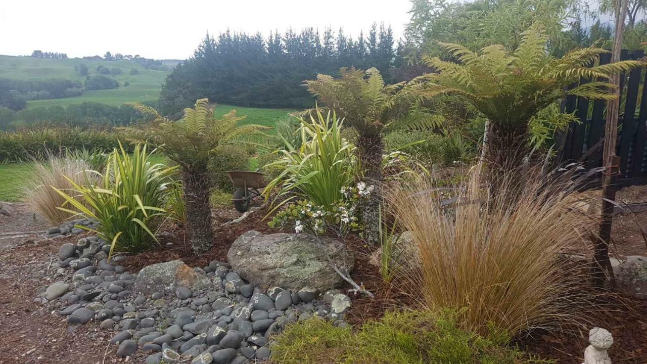 Above The River Karapiro Bed & Breakfast Exterior foto